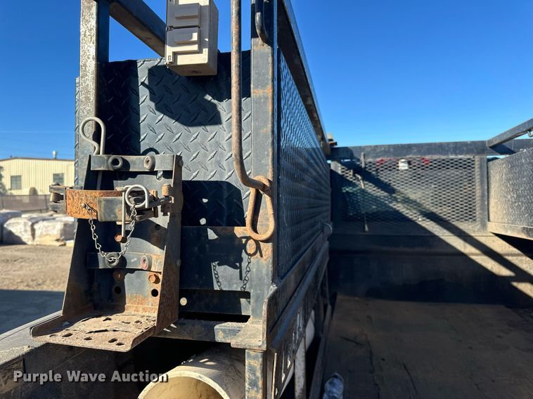 image for item LR9516 2016 Chevrolet Silverado 2500HD Double Cab pickup truck