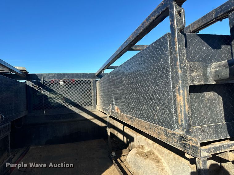 image for item LR9516 2016 Chevrolet Silverado 2500HD Double Cab pickup truck