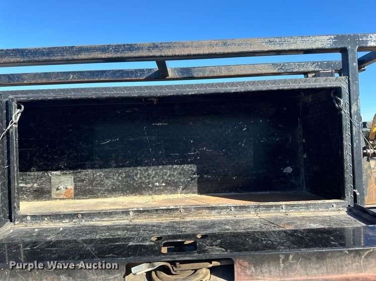 image for item LR9516 2016 Chevrolet Silverado 2500HD Double Cab pickup truck