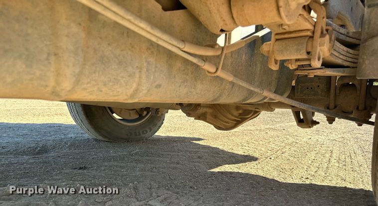 image for item LR9516 2016 Chevrolet Silverado 2500HD Double Cab pickup truck