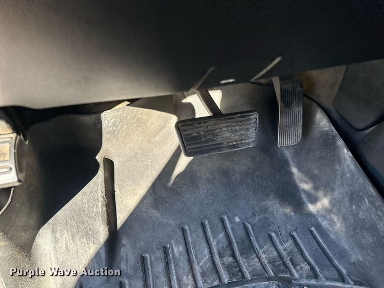 image for item LR9516 2016 Chevrolet Silverado 2500HD Double Cab pickup truck