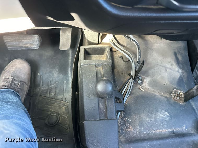 image for item LR9516 2016 Chevrolet Silverado 2500HD Double Cab pickup truck