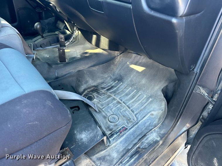 image for item LR9516 2016 Chevrolet Silverado 2500HD Double Cab pickup truck