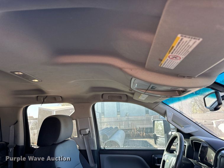 image for item LR9516 2016 Chevrolet Silverado 2500HD Double Cab pickup truck