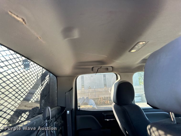 image for item LR9516 2016 Chevrolet Silverado 2500HD Double Cab pickup truck