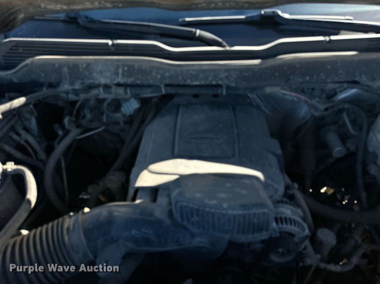 image for item LR9516 2016 Chevrolet Silverado 2500HD Double Cab pickup truck