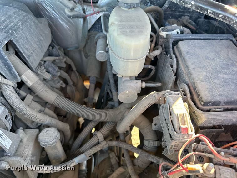 image for item LR9516 2016 Chevrolet Silverado 2500HD Double Cab pickup truck