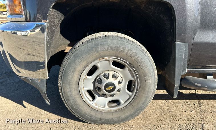 image for item LR9516 2016 Chevrolet Silverado 2500HD Double Cab pickup truck