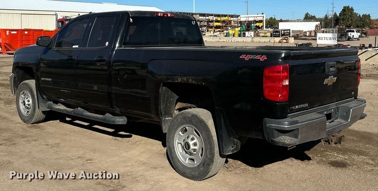 image for item LR9517 2016 Chevrolet Silverado 2500HD Double Cab pickup truck