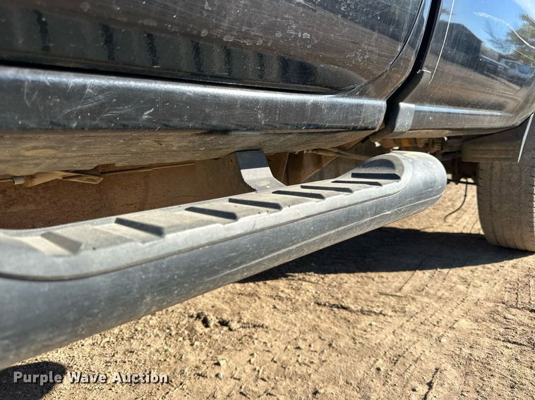 image for item LR9517 2016 Chevrolet Silverado 2500HD Double Cab pickup truck