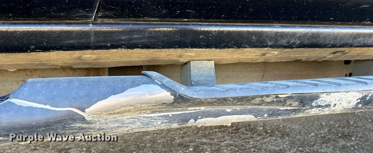 image for item LR9517 2016 Chevrolet Silverado 2500HD Double Cab pickup truck