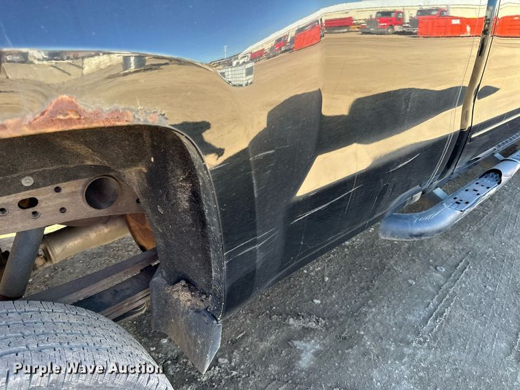 image for item LR9517 2016 Chevrolet Silverado 2500HD Double Cab pickup truck