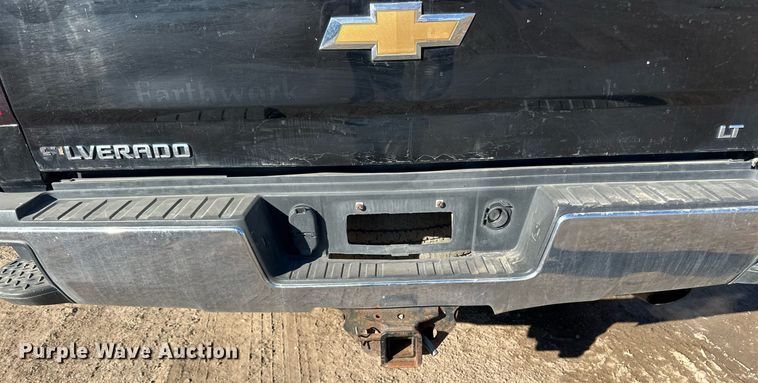 image for item LR9517 2016 Chevrolet Silverado 2500HD Double Cab pickup truck