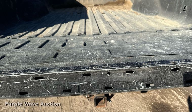 image for item LR9517 2016 Chevrolet Silverado 2500HD Double Cab pickup truck