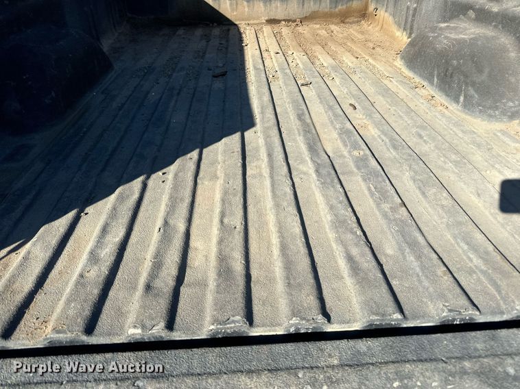 image for item LR9517 2016 Chevrolet Silverado 2500HD Double Cab pickup truck