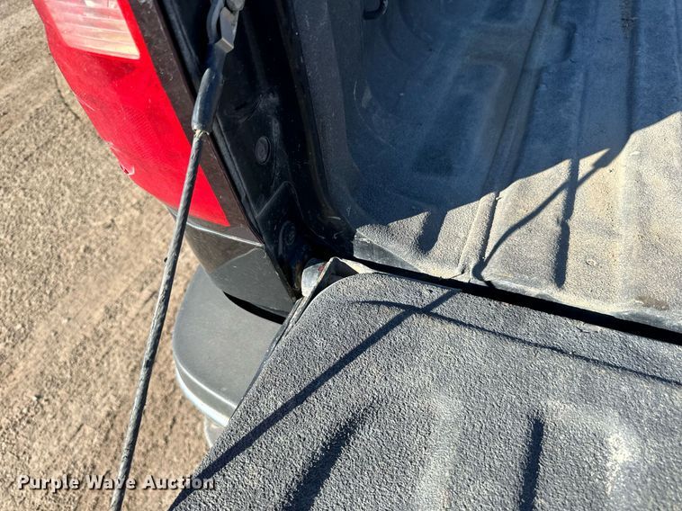 image for item LR9517 2016 Chevrolet Silverado 2500HD Double Cab pickup truck