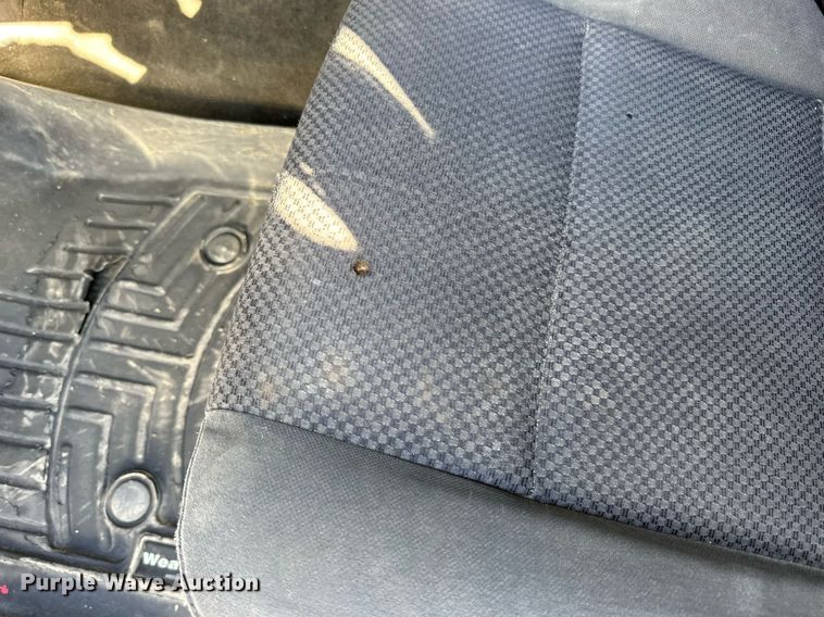 image for item LR9517 2016 Chevrolet Silverado 2500HD Double Cab pickup truck