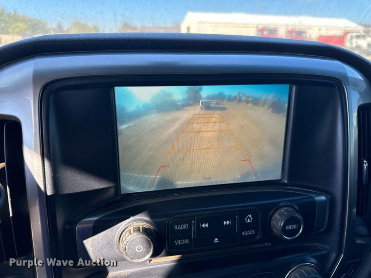 image for item LR9517 2016 Chevrolet Silverado 2500HD Double Cab pickup truck