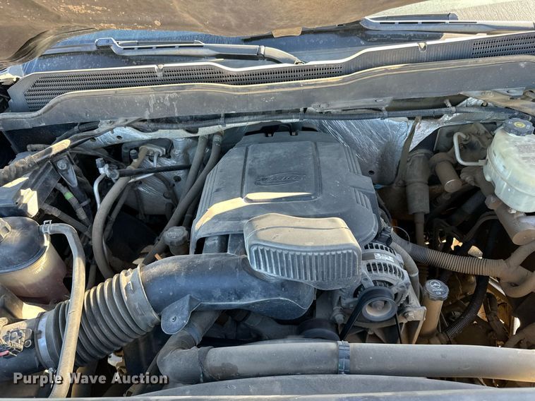 image for item LR9517 2016 Chevrolet Silverado 2500HD Double Cab pickup truck