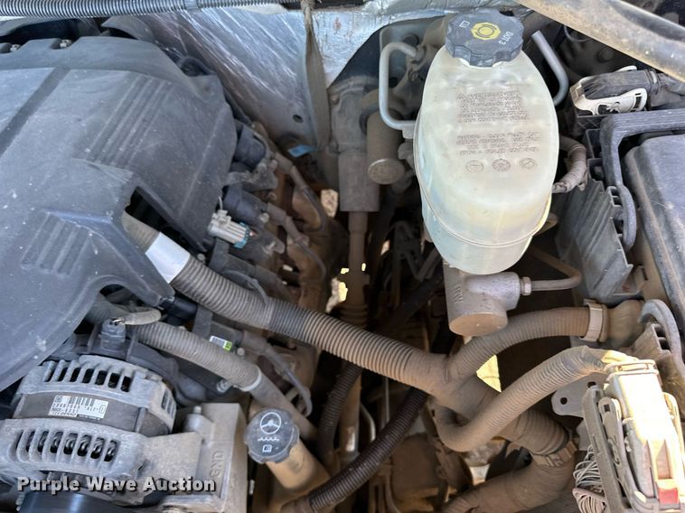 image for item LR9517 2016 Chevrolet Silverado 2500HD Double Cab pickup truck