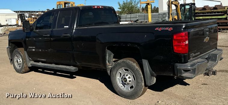 image for item LR9518 2017 Chevrolet Silverado 2500HD  Double Cab pickup truck
