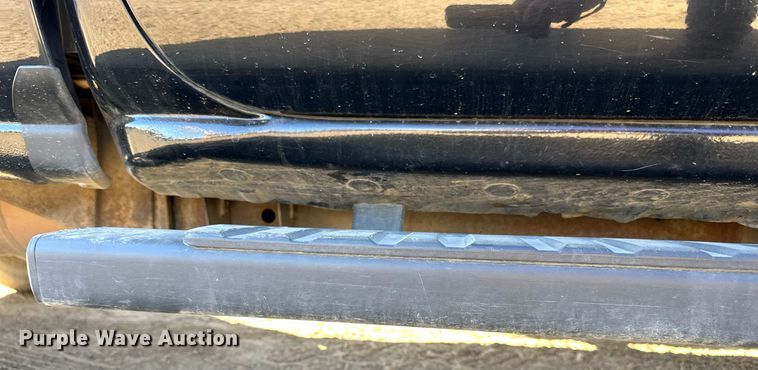 image for item LR9518 2017 Chevrolet Silverado 2500HD  Double Cab pickup truck