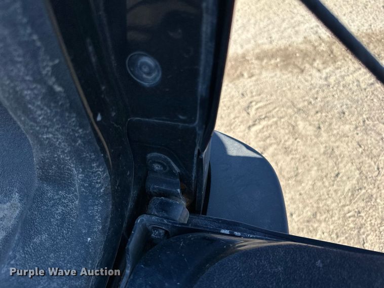 image for item LR9518 2017 Chevrolet Silverado 2500HD  Double Cab pickup truck