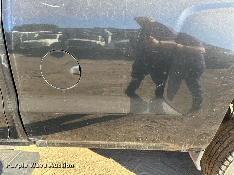 image for item LR9518 2017 Chevrolet Silverado 2500HD  Double Cab pickup truck