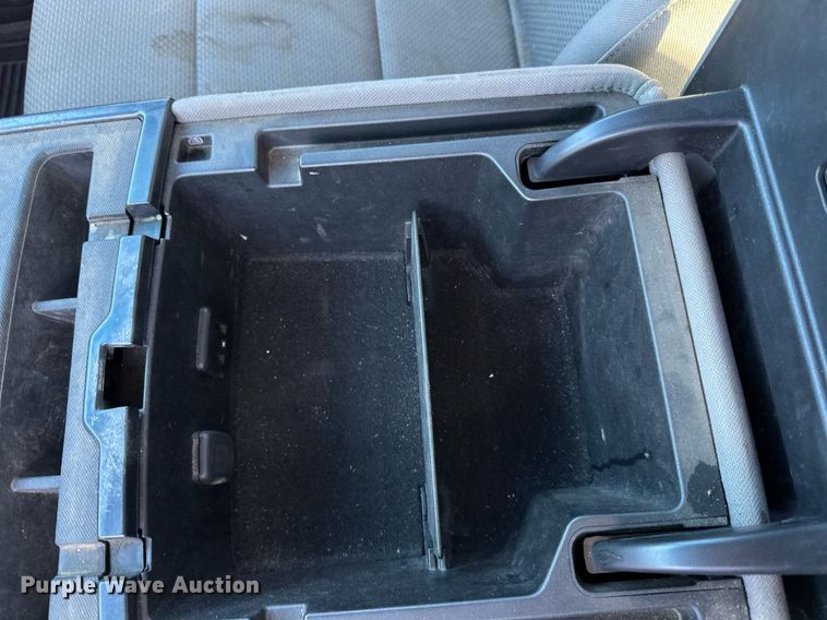 image for item LR9518 2017 Chevrolet Silverado 2500HD  Double Cab pickup truck