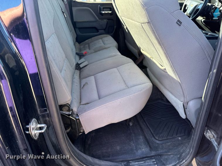 image for item LR9518 2017 Chevrolet Silverado 2500HD  Double Cab pickup truck