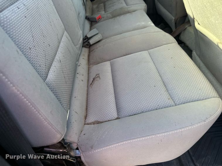 image for item LR9518 2017 Chevrolet Silverado 2500HD  Double Cab pickup truck