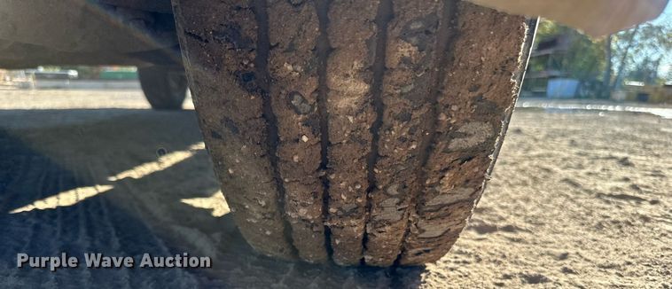 image for item LR9518 2017 Chevrolet Silverado 2500HD  Double Cab pickup truck