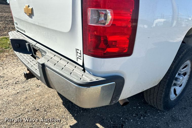 image for item LR9532 2012 Chevrolet  Silverado 1500 pickup truck