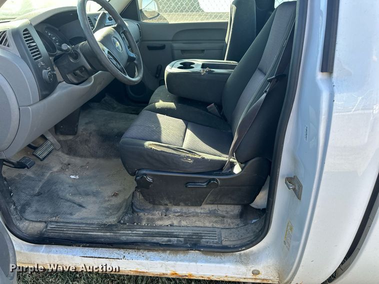 image for item LR9532 2012 Chevrolet  Silverado 1500 pickup truck