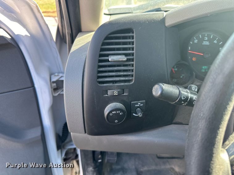 image for item LR9532 2012 Chevrolet  Silverado 1500 pickup truck