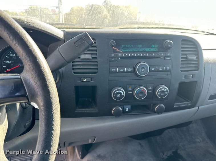 image for item LR9532 2012 Chevrolet  Silverado 1500 pickup truck