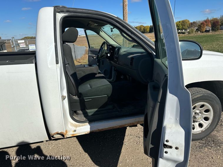 image for item LR9532 2012 Chevrolet  Silverado 1500 pickup truck