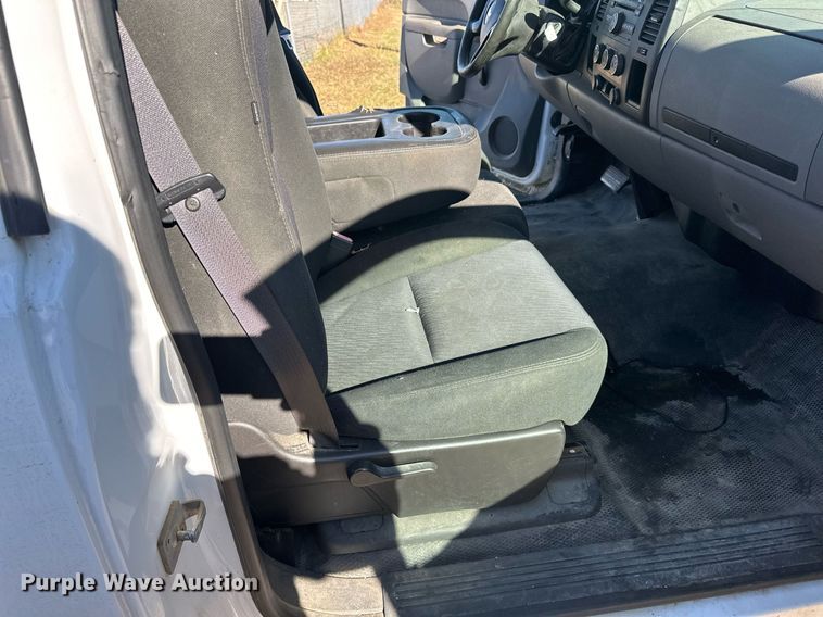 image for item LR9532 2012 Chevrolet  Silverado 1500 pickup truck