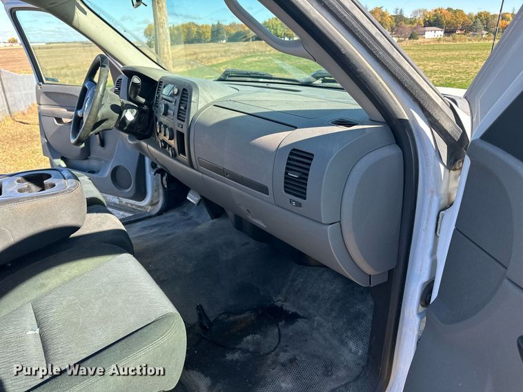 image for item LR9532 2012 Chevrolet  Silverado 1500 pickup truck