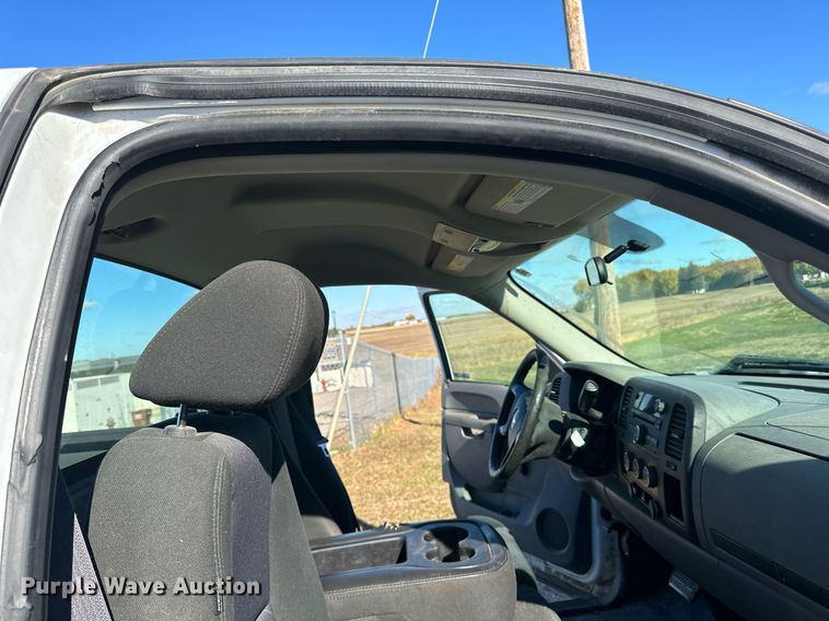 image for item LR9532 2012 Chevrolet  Silverado 1500 pickup truck