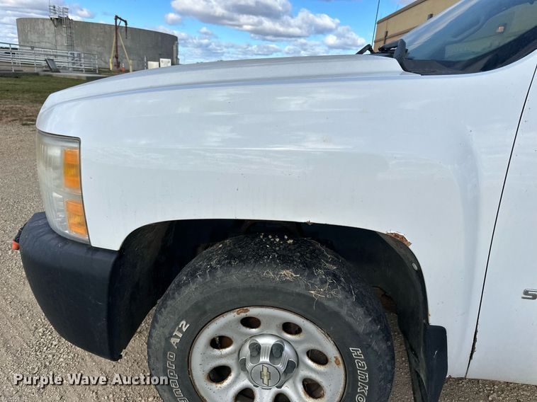 image for item LR9536 2010 Chevrolet  Silverado 1500 pickup truck