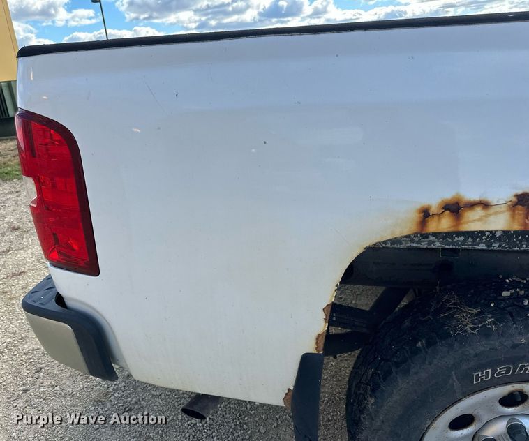 image for item LR9536 2010 Chevrolet  Silverado 1500 pickup truck