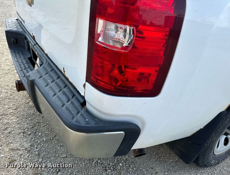 image for item LR9536 2010 Chevrolet  Silverado 1500 pickup truck