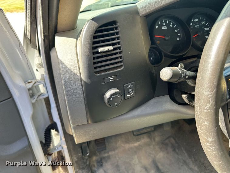 image for item LR9536 2010 Chevrolet  Silverado 1500 pickup truck