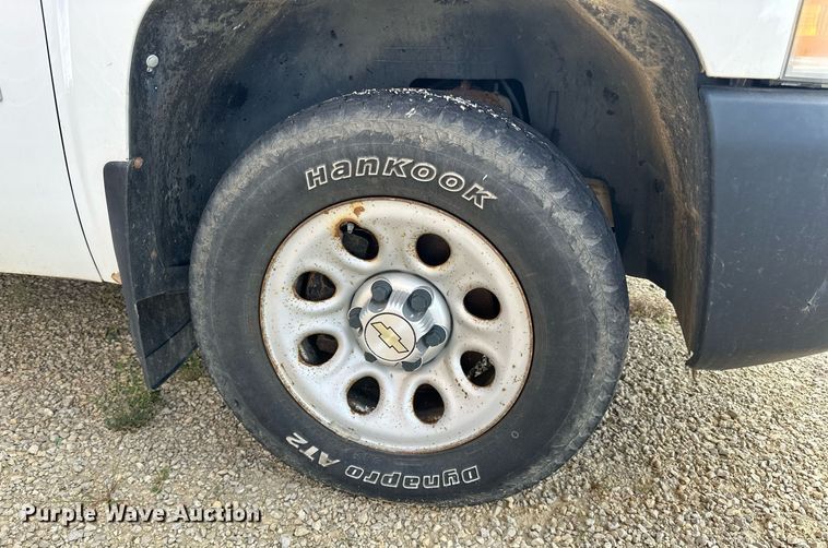 image for item LR9536 2010 Chevrolet  Silverado 1500 pickup truck