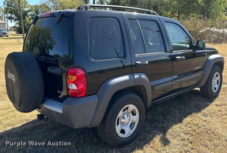 image for item MS9830 2004 Jeep Liberty  SUV