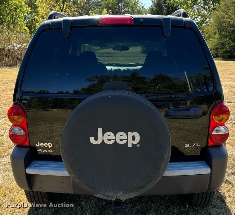 image for item MS9830 2004 Jeep Liberty  SUV