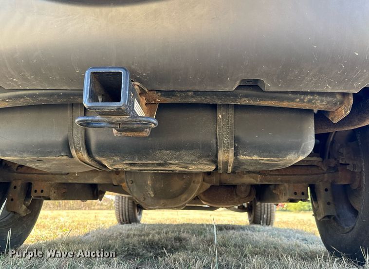 image for item MS9830 2004 Jeep Liberty  SUV