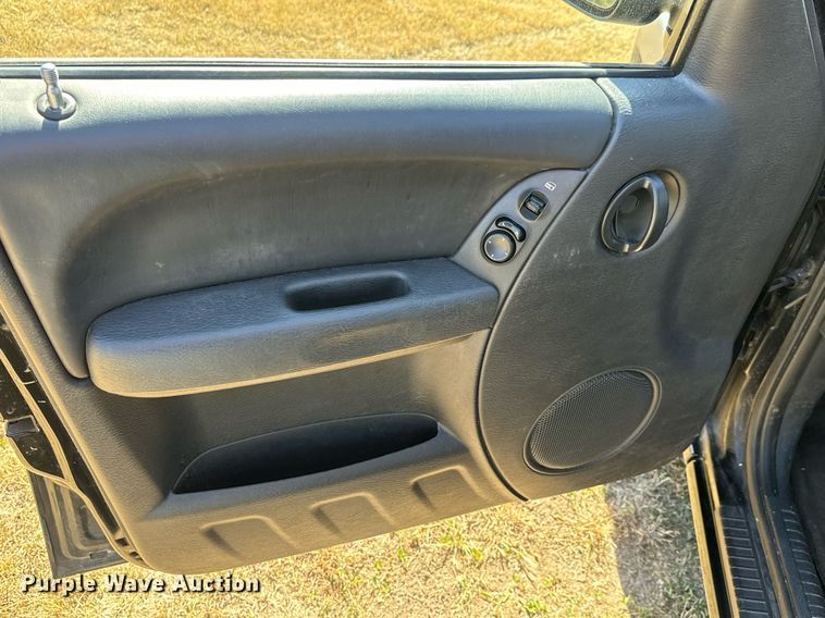 image for item MS9830 2004 Jeep Liberty  SUV