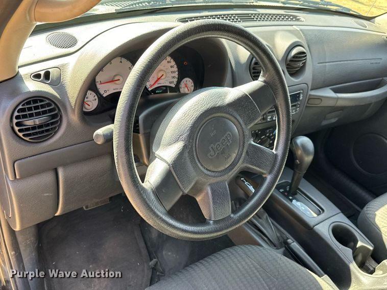 image for item MS9830 2004 Jeep Liberty  SUV